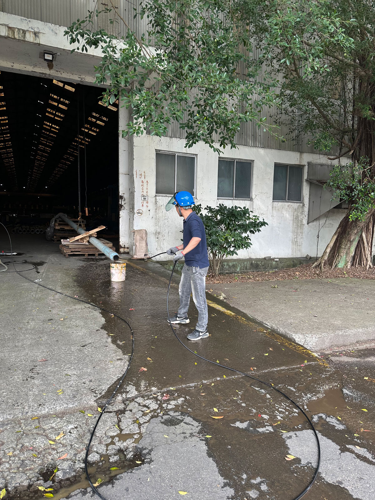 太平洋電線電纜公司水刀洗鐵管